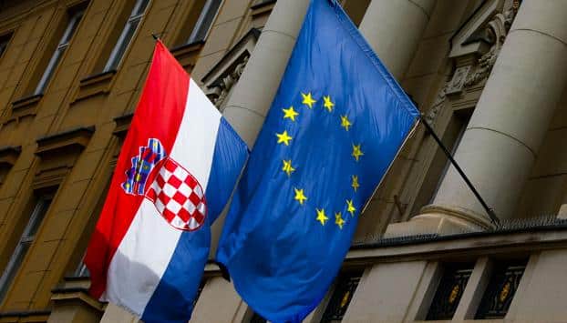 Croazia: il Paese adotta l’Euro ed entra nell’ area Schengen