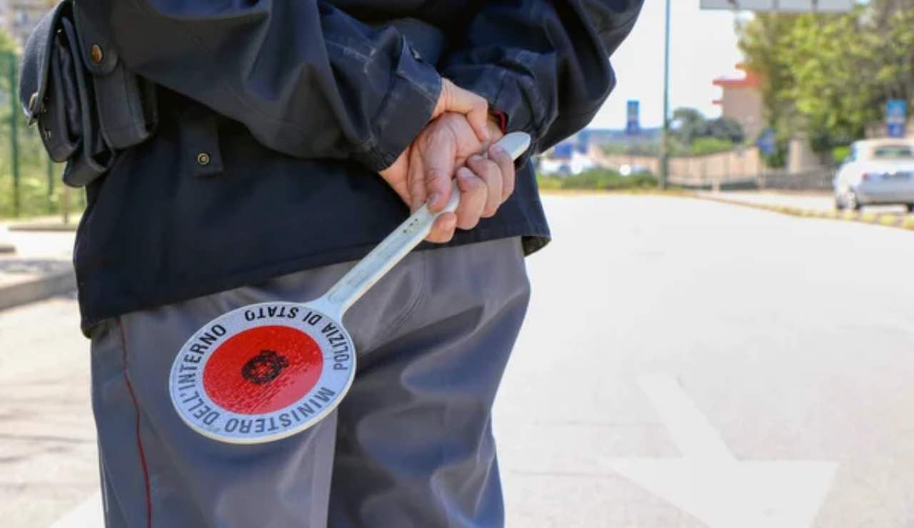 Codice della Strada, alla prima infrazione addio patente | Questa pratica adesso è vietata: devi cambiare abitudini in fretta