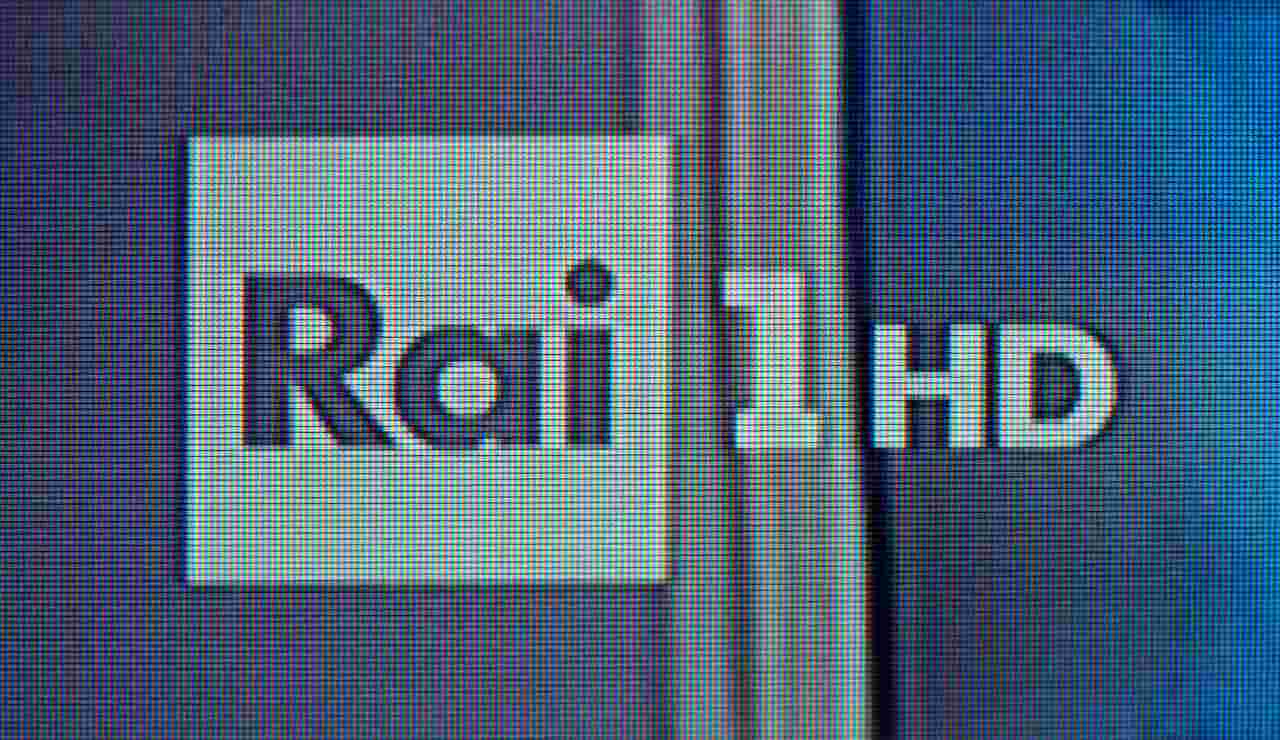 Esenzione Canone Rai, svolta storica per i cittadini italiani | Può richiederla chiunque: serve solo la tessera sanitaria
