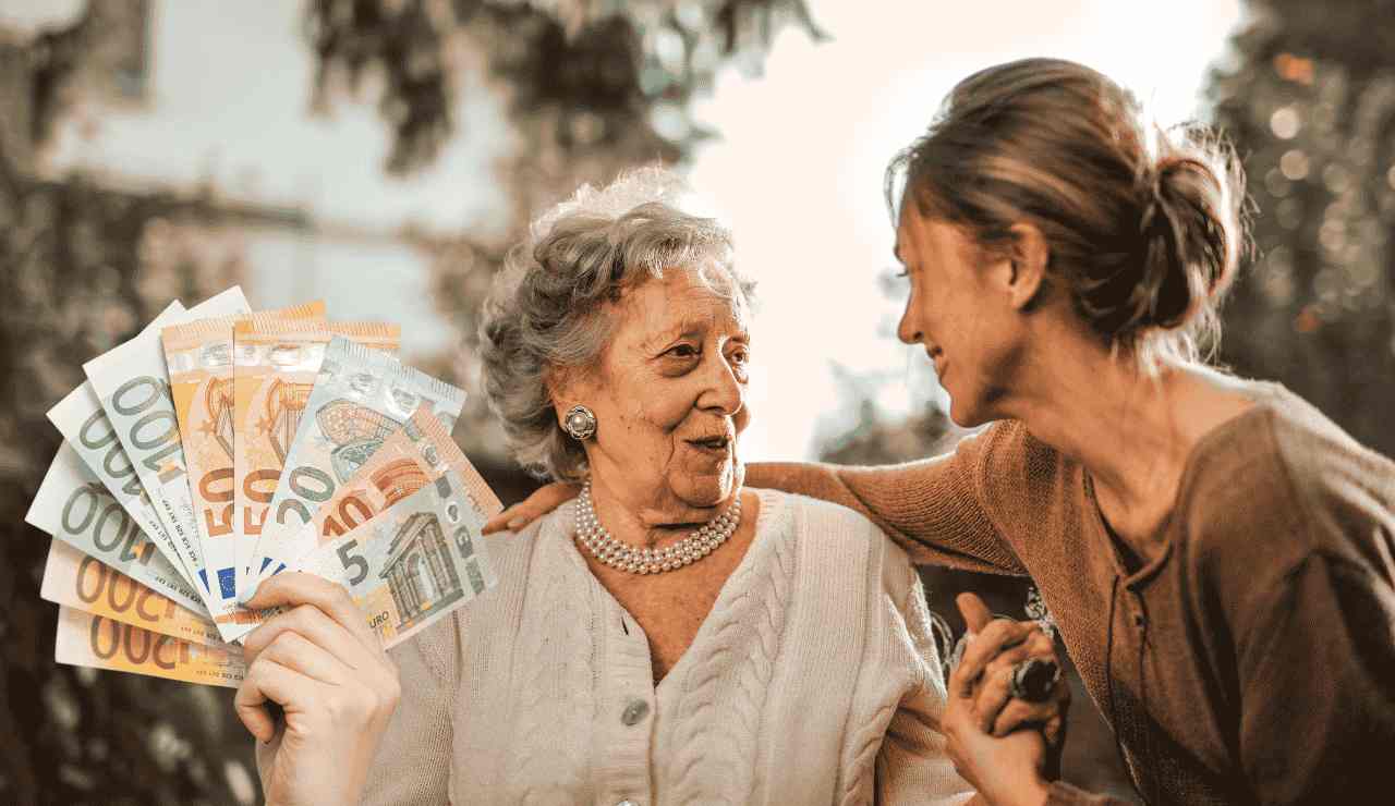 Pensione, stabilita la soglia minima: 1000€ al mese | Sotto questa cifra non si può più scendere