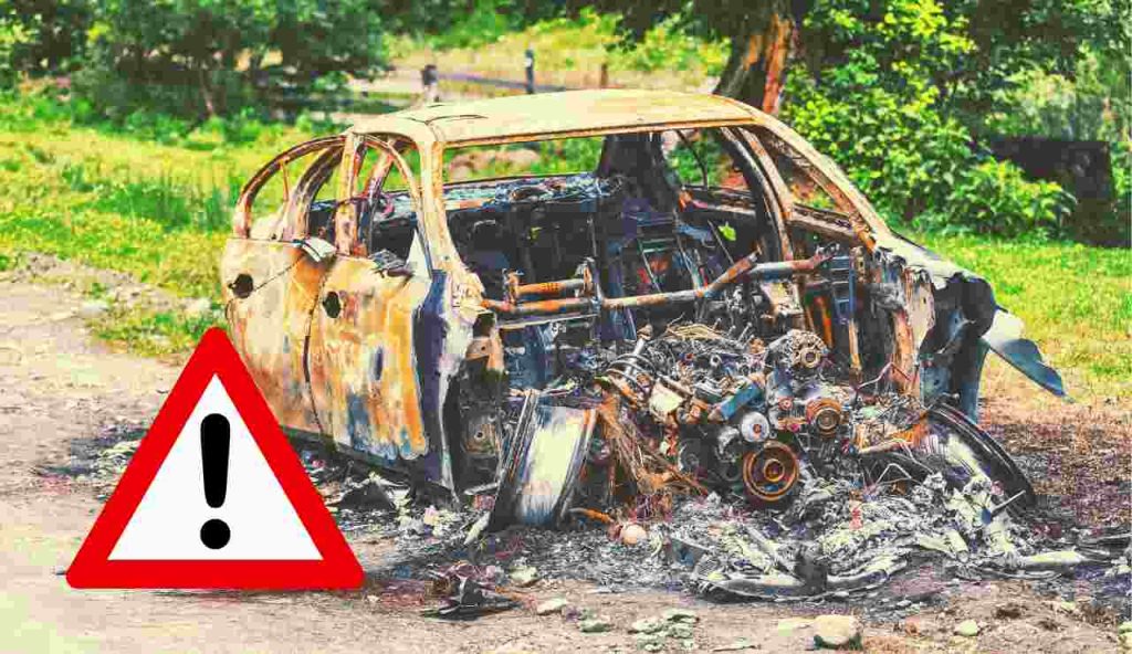 Auto distrutta