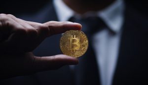 Illustrazione di una "moneta" bitcoin (Canva FOTO) - financecue.it