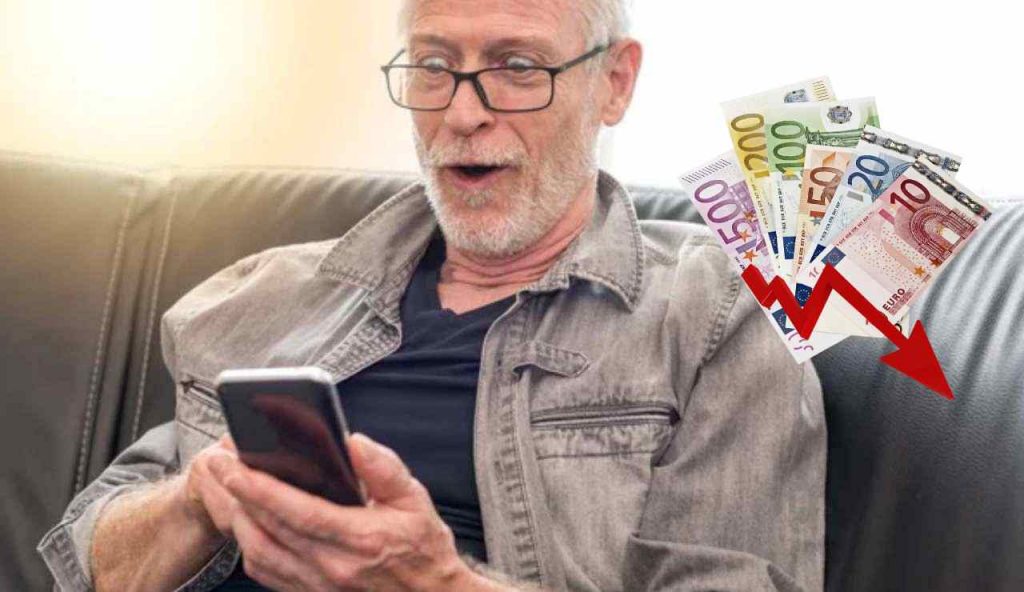 Uomo sorpreso allo smartphone (Depositphotos foto) - www.financecue.it