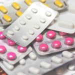 Illustrazione di alcuni prodotti farmaceutici (Canva FOTO) - financecue.it