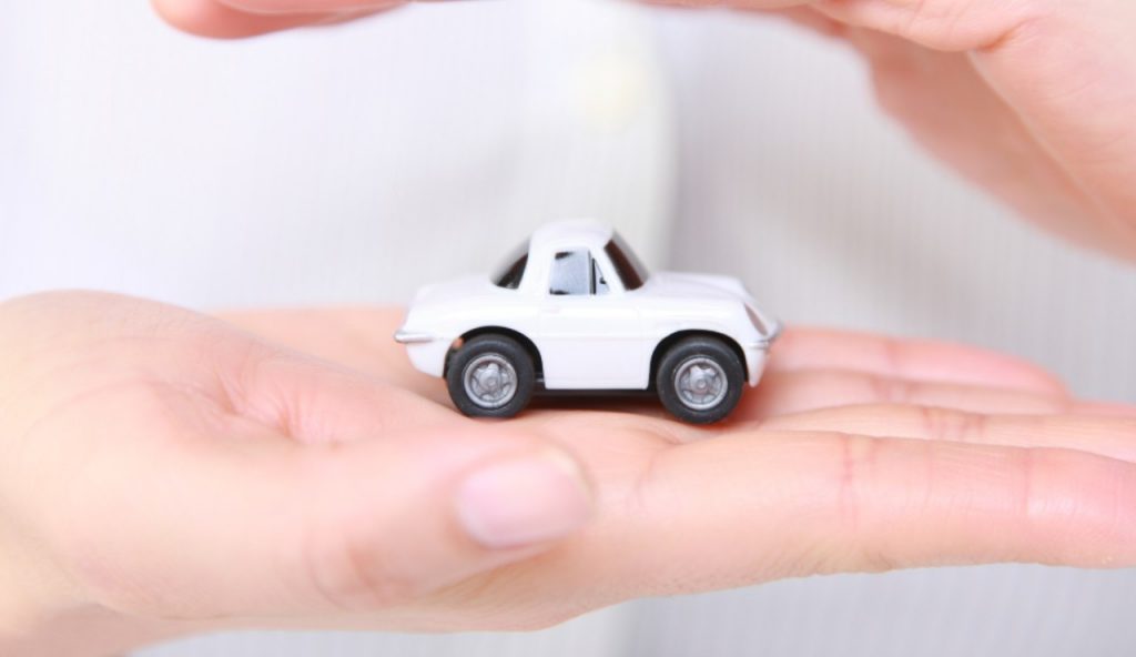 Illustrazione di una piccola auto (Canva FOTO) - financecue.it