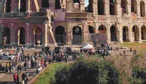 Turisti al Colosseo