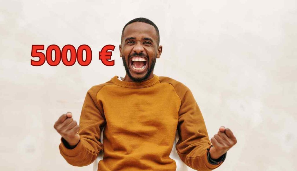 Uomo felice 5000 euro