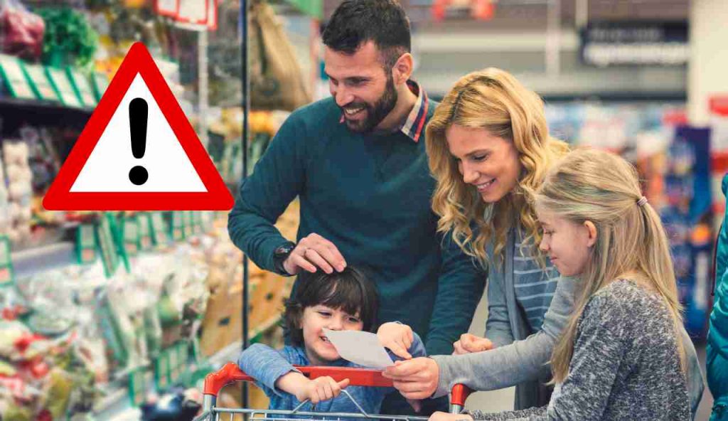 Famiglia che fa la spesa