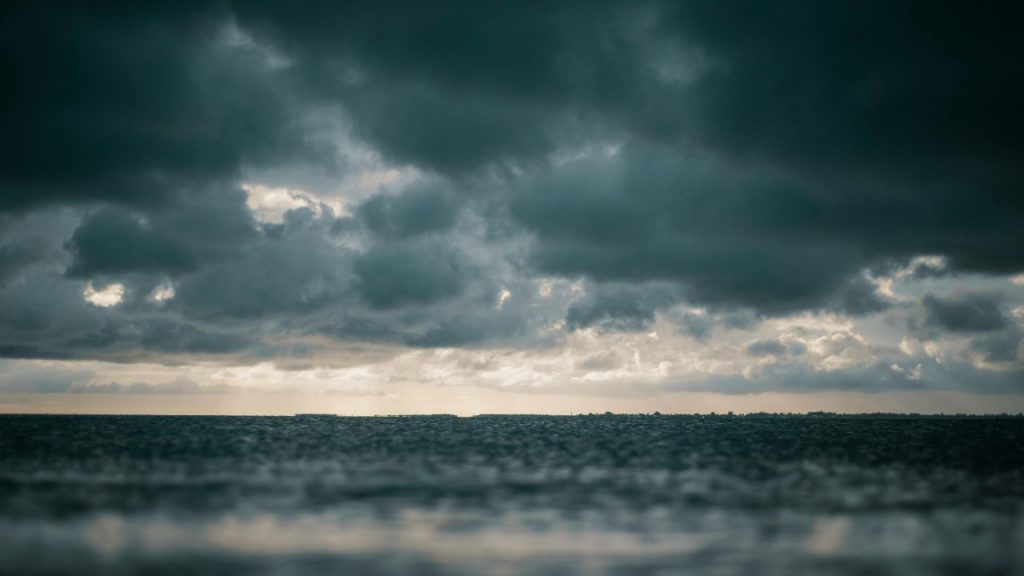 Cielo buio e nuvoloso