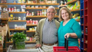 Famiglia che fa la spesa