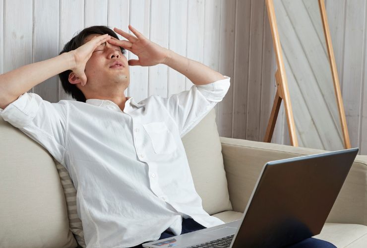 Uomo disperato lavoro